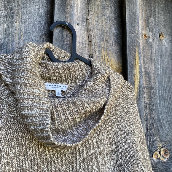 ARITZIA COMMUNITY with wool grey&cream turtleneck chunky knit sweater size small - Picture 10 of 14